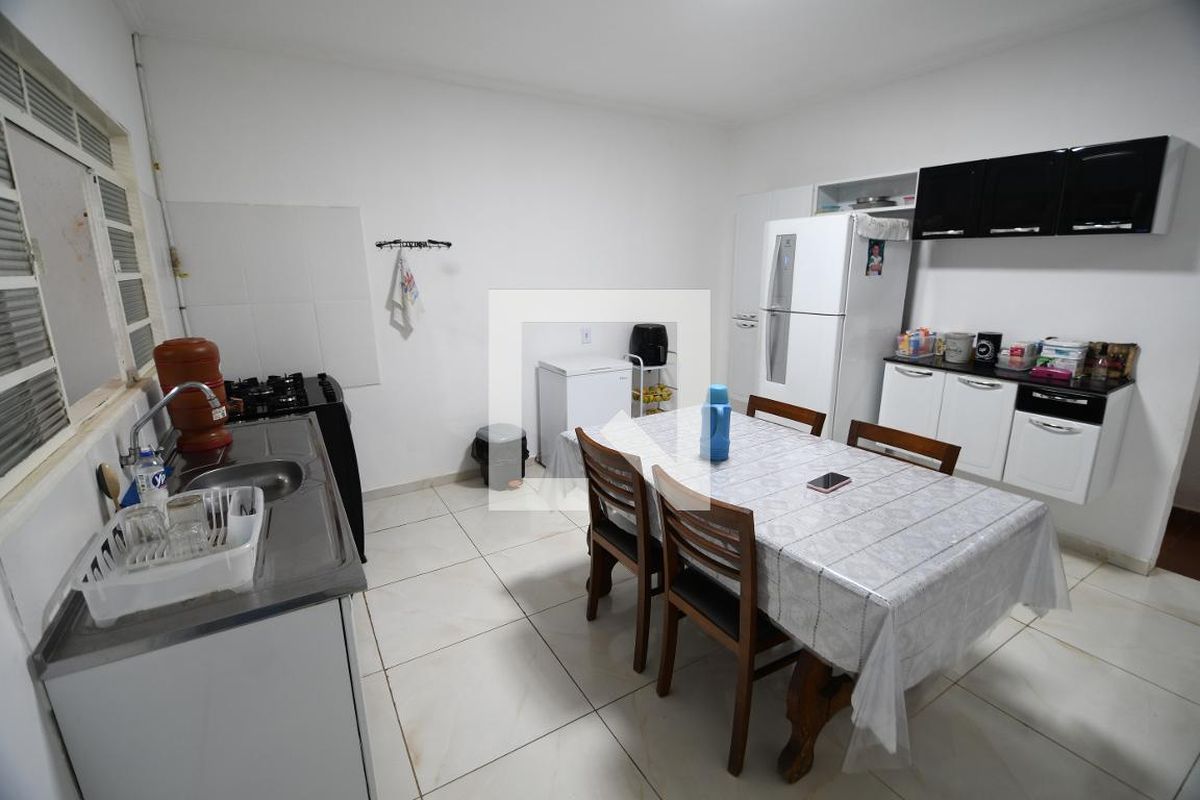 Casa à Venda - Jardim Flamboyant, 3 Quartos,  250 m2 em , Campinas - sp | SoloBR