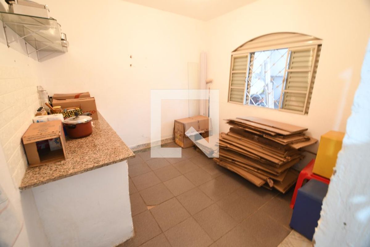 Casa à Venda - Jardim Flamboyant, 3 Quartos,  250 m2 em , Campinas - sp | SoloBR