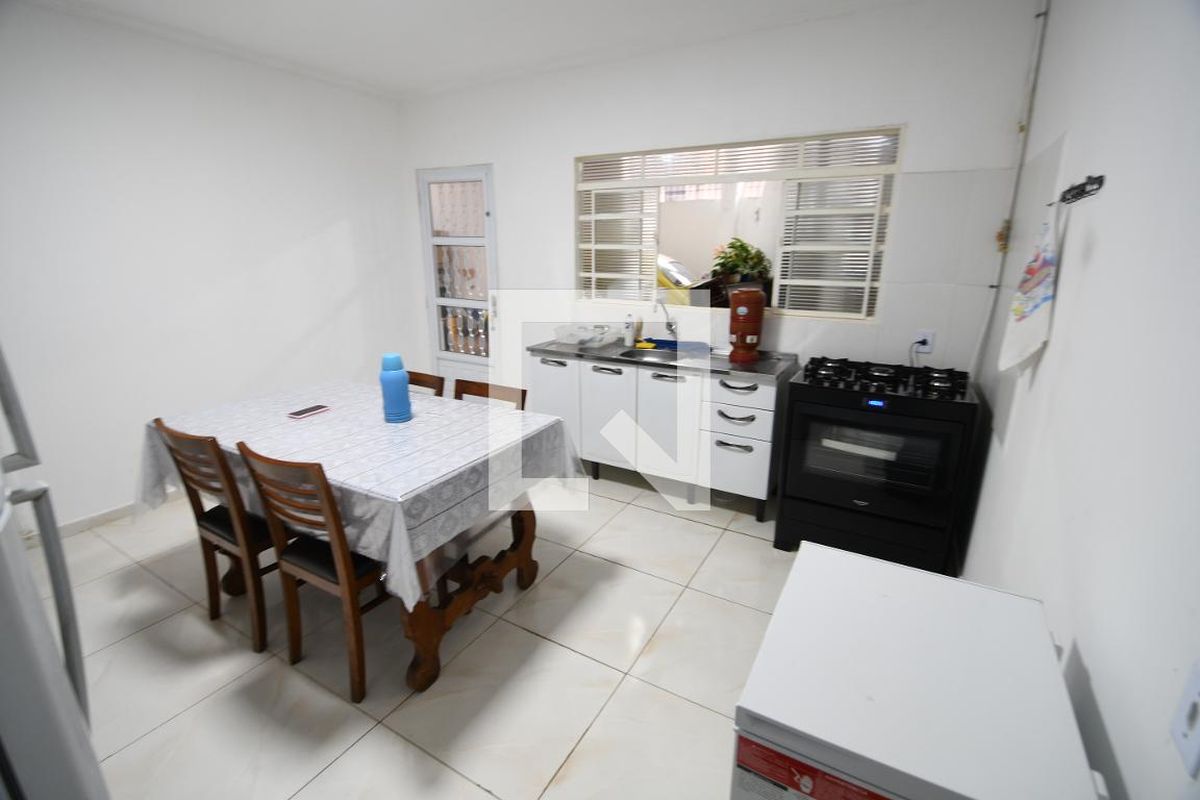 Casa à Venda - Jardim Flamboyant, 3 Quartos,  250 m2 em , Campinas - sp | SoloBR