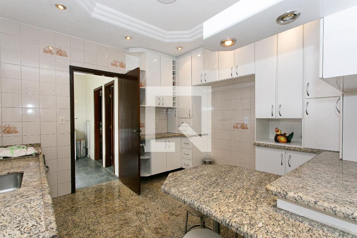 Casa, 3 quartos, 245 m² - Foto 68