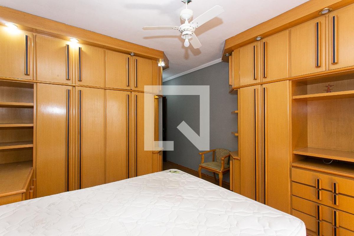 Casa, 3 quartos, 245 m² - Foto 36