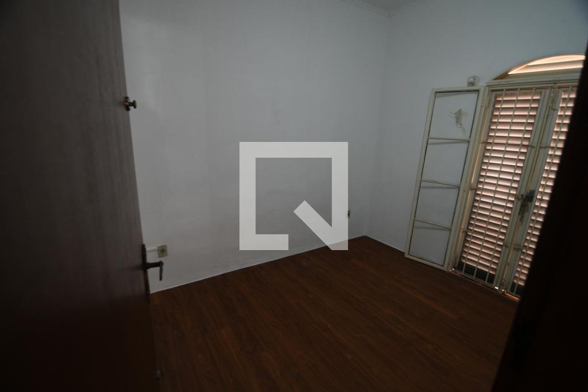 Casa à Venda - Taquaral, 4 Quartos,  157 m2 em , Campinas - sp | SoloBR
