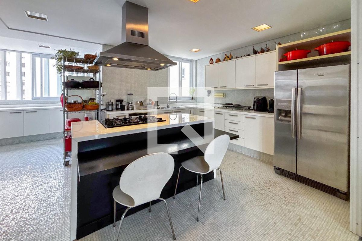 Apartamento, 3 quartos, 242 m² - Foto 180