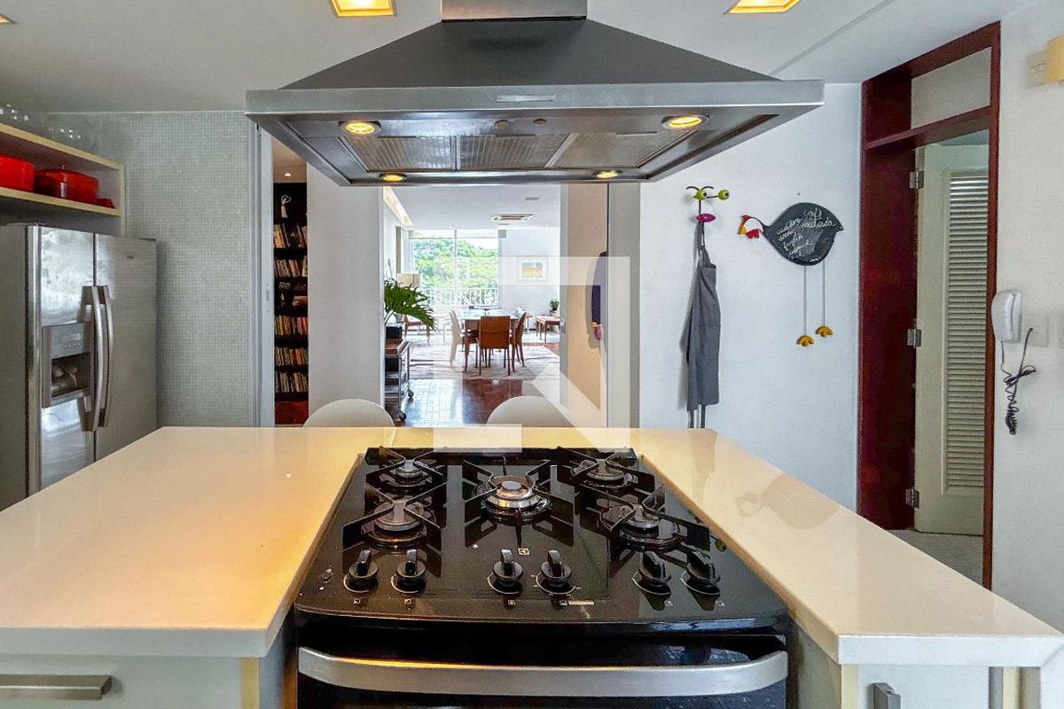 Apartamento, 3 quartos, 242 m² - Foto 186