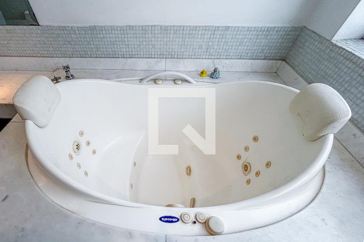 Apartamento, 3 quartos, 242 m² - Foto 144
