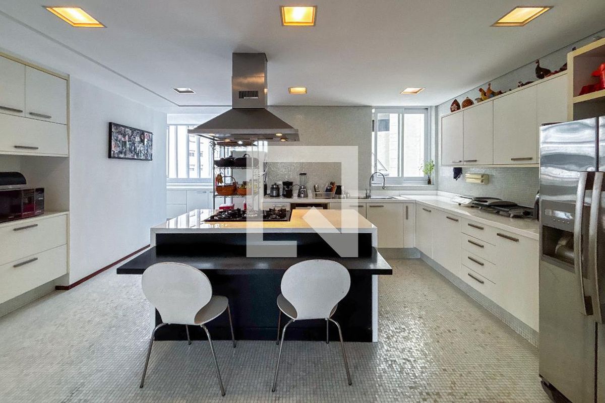 Apartamento, 3 quartos, 242 m² - Foto 178