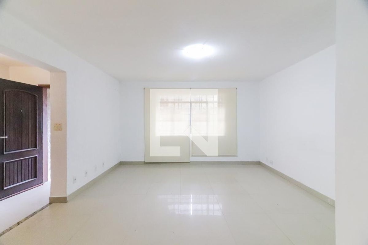 Casa, 3 quartos, 240 m² - Foto 2
