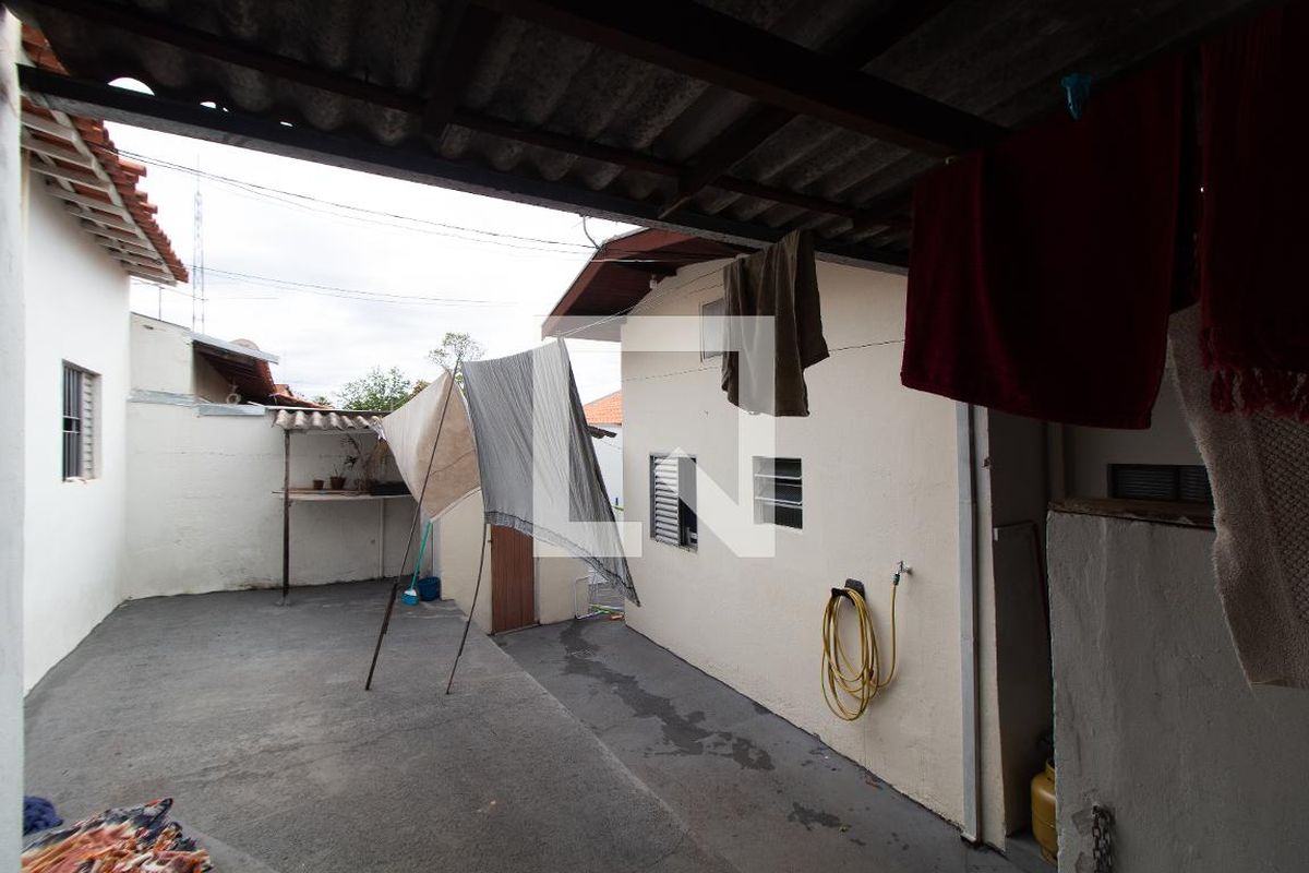 Casa à Venda - Jardim Flamboyant, 3 Quartos,  250 m2 em , Campinas - sp | SoloBR