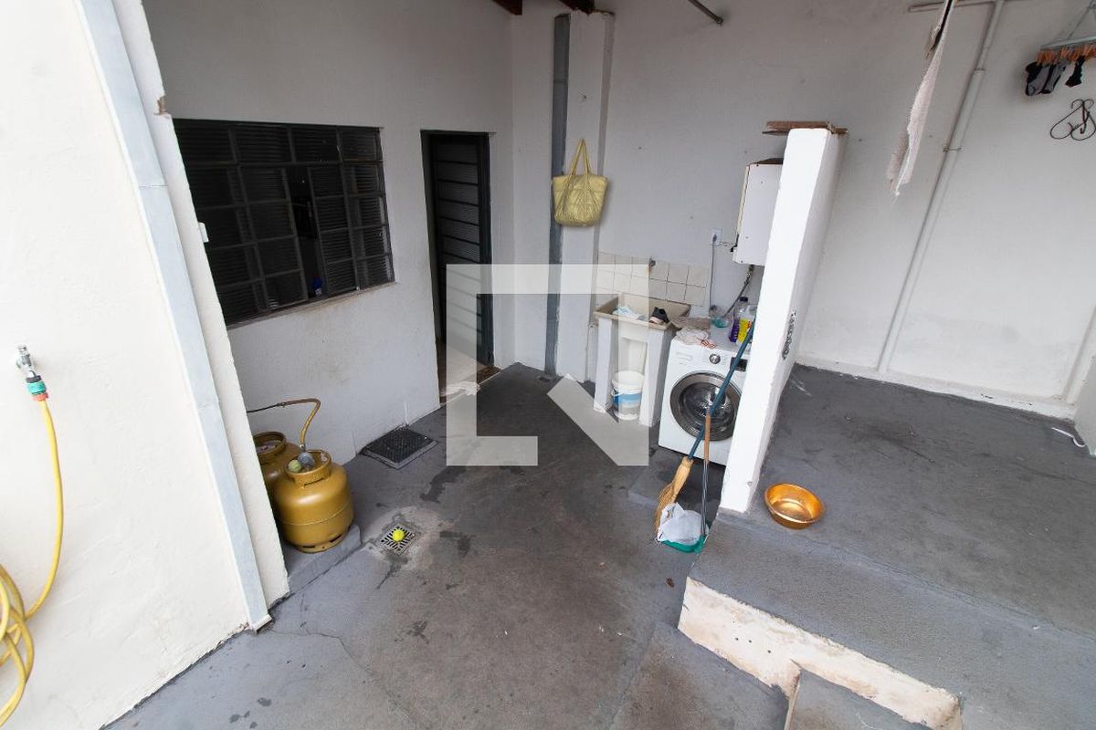 Casa à Venda - Jardim Flamboyant, 3 Quartos,  250 m2 em , Campinas - sp | SoloBR
