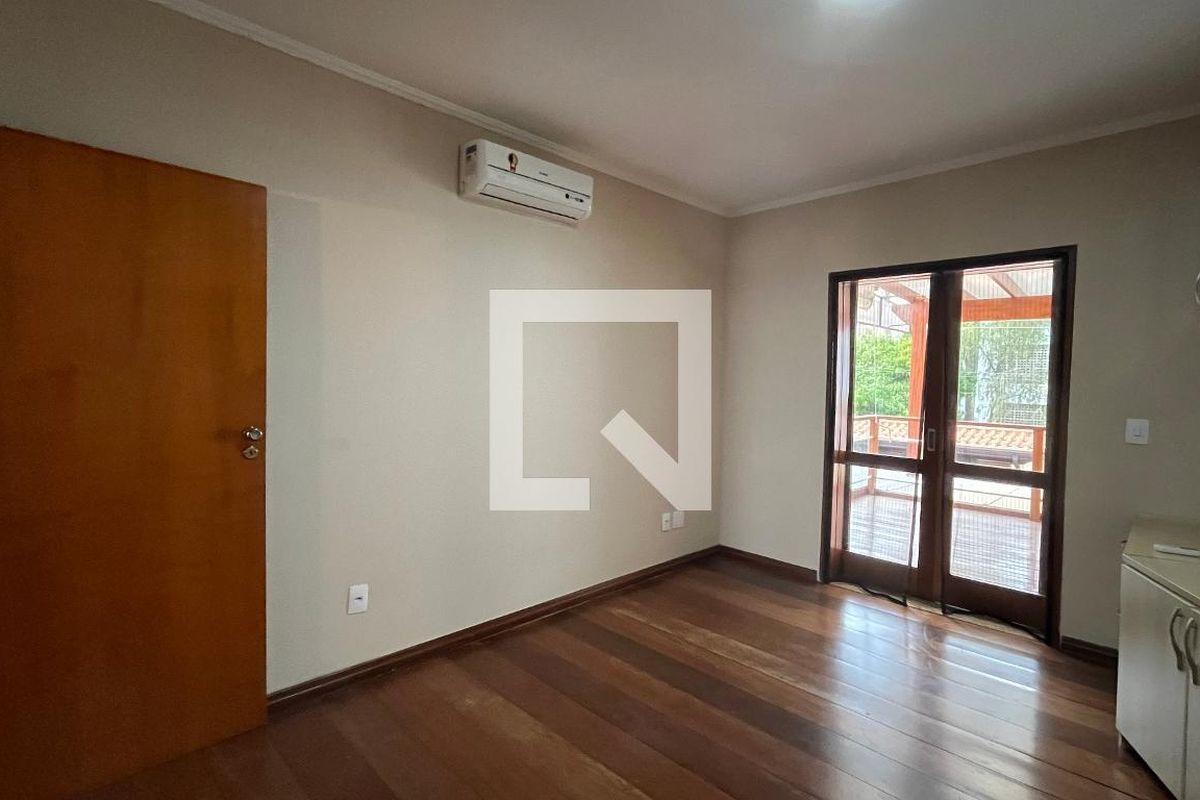 Casa à Venda - Mansões Santo Antônio, 5 Quartos,  407 m2 em , Campinas - sp | SoloBR