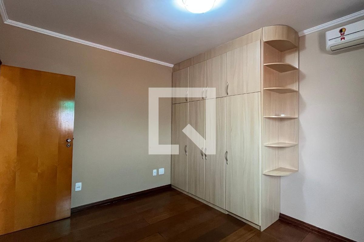 Casa à Venda - Mansões Santo Antônio, 5 Quartos,  407 m2 em , Campinas - sp | SoloBR