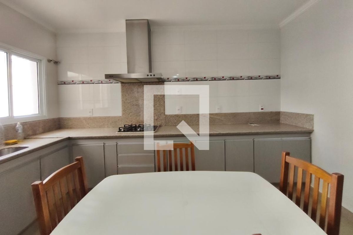 Casa à Venda - Parque Prado, 4 Quartos,  334 m2 em , Campinas - sp | SoloBR