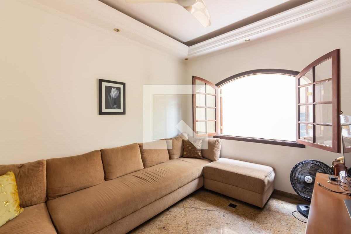 Casa, 4 quartos, 262 m² - Foto 2