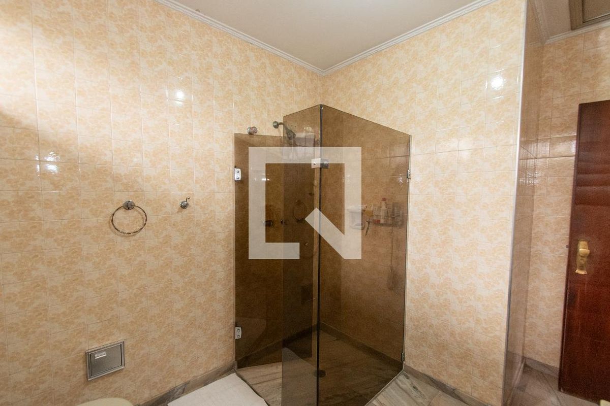 Casa, 3 quartos, 259 m² - Foto 60