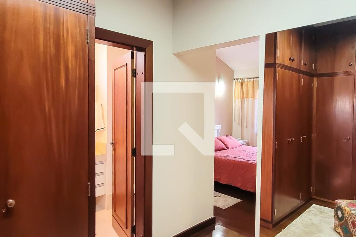 Casa à Venda - Mansões Santo Antônio, 4 Quartos,  350 m2 em , Campinas - sp | SoloBR