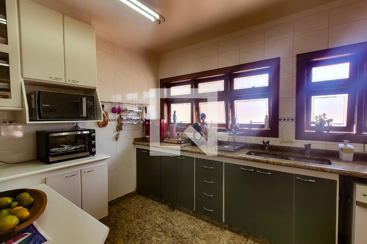 Casa à Venda - Mansões Santo Antônio, 4 Quartos,  350 m2 em , Campinas - sp | SoloBR