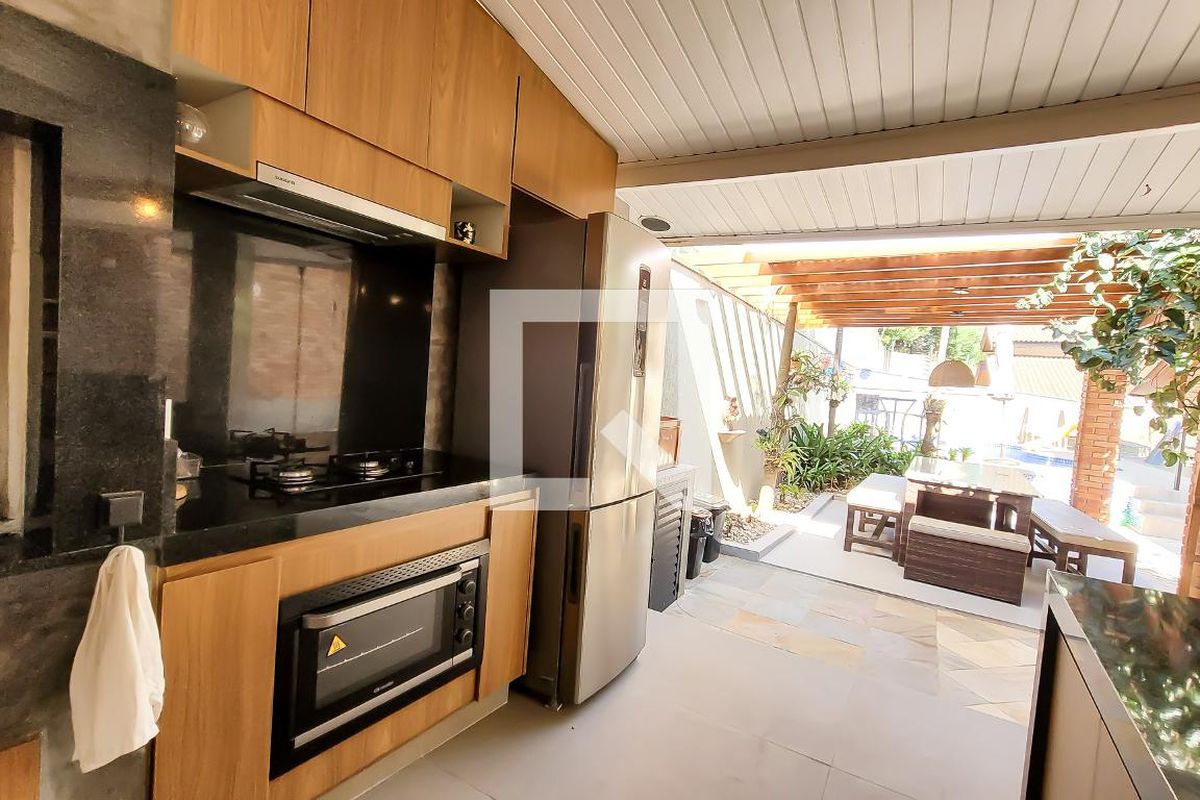 Casa à Venda - Mansões Santo Antônio, 4 Quartos,  350 m2 em , Campinas - sp | SoloBR