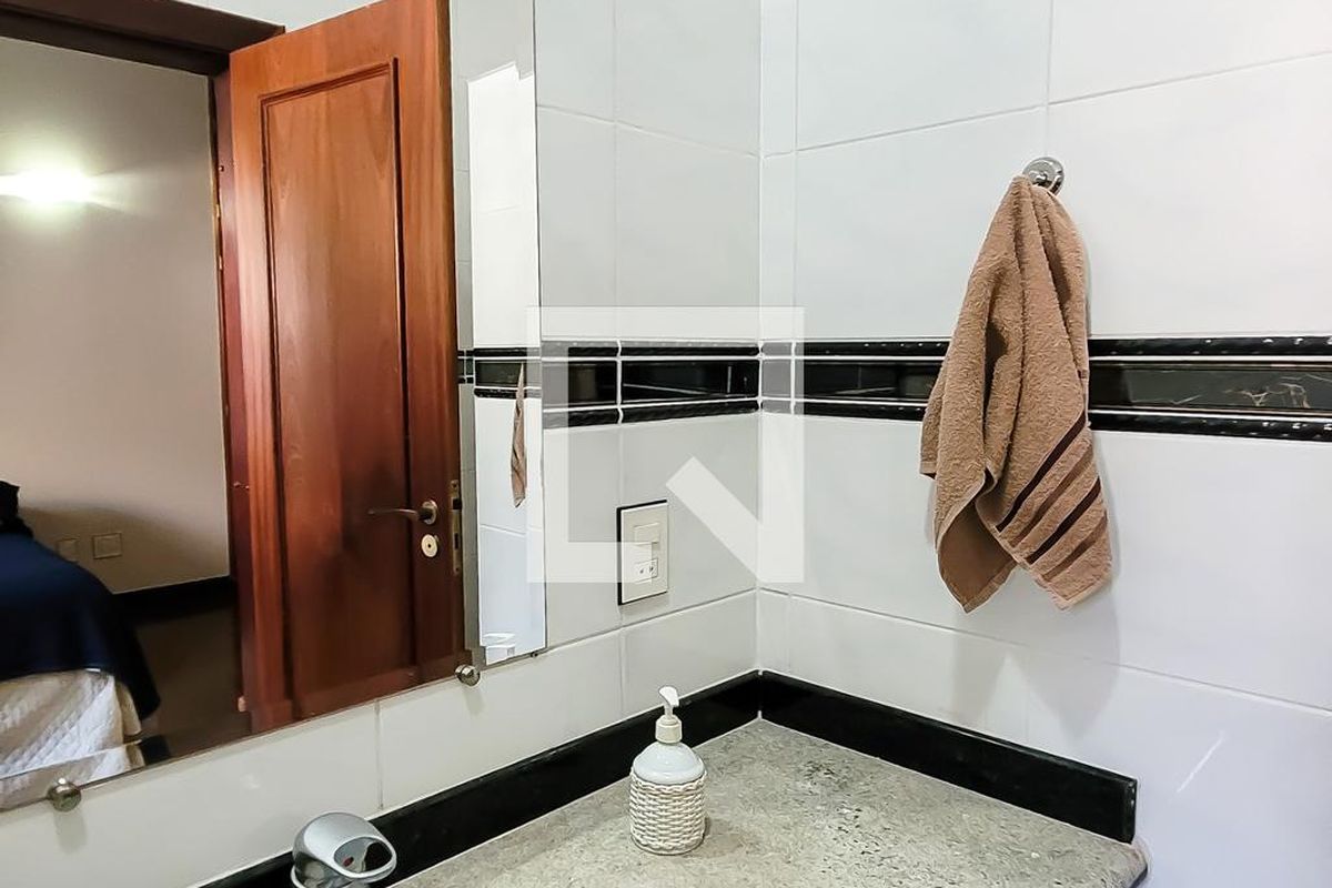 Casa à Venda - Mansões Santo Antônio, 4 Quartos,  350 m2 em , Campinas - sp | SoloBR
