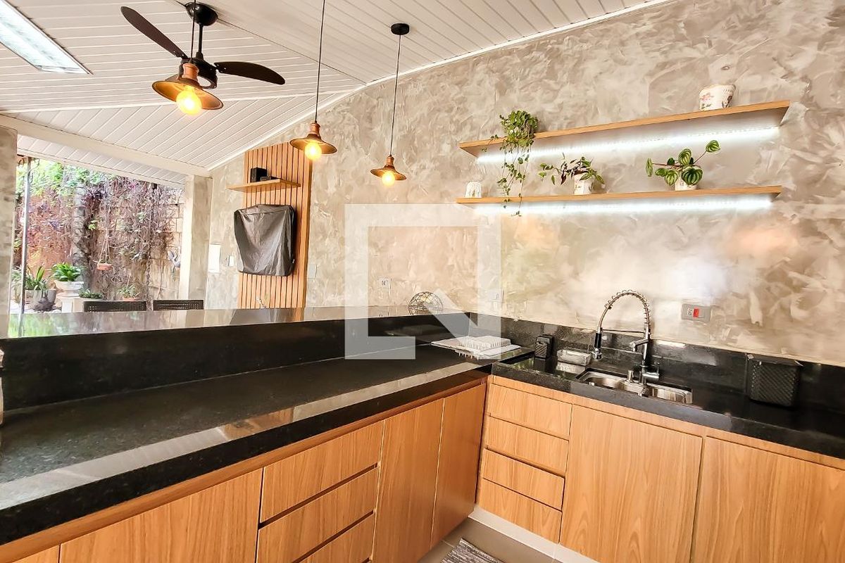 Casa à Venda - Mansões Santo Antônio, 4 Quartos,  350 m2 em , Campinas - sp | SoloBR