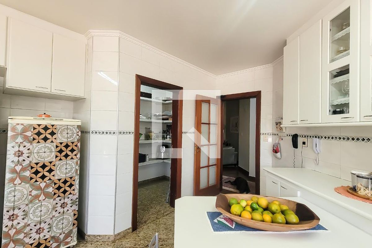 Casa à Venda - Mansões Santo Antônio, 4 Quartos,  350 m2 em , Campinas - sp | SoloBR