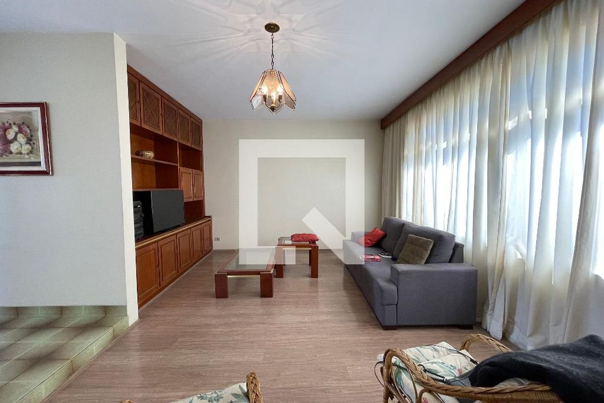 Casa, 3 quartos, 243 m² - Foto 2