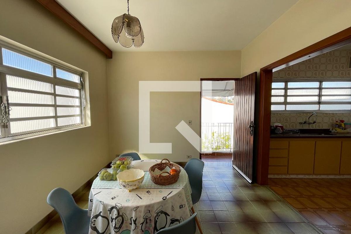 Casa, 3 quartos, 243 m² - Foto 77