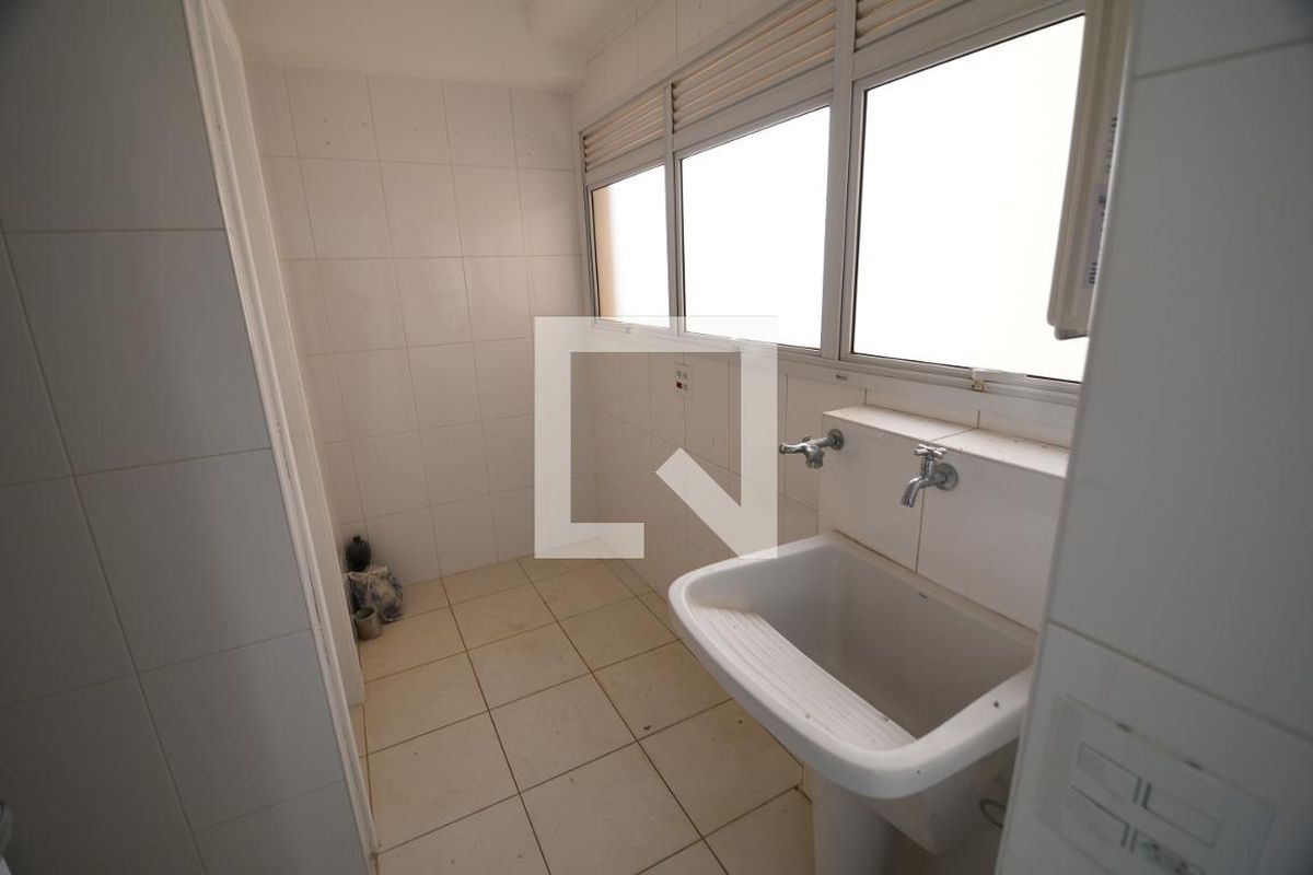 Apartamento à Venda - Lot. Alphaville Campinas, 3 Quartos,  137 m2 em , Campinas - sp | SoloBR