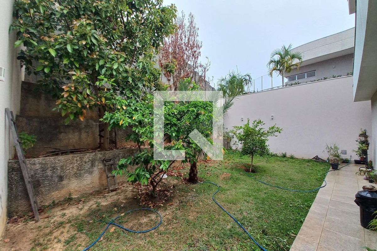 Casa à Venda - Swiss Park, 4 Quartos,  323 m2 em , Campinas - sp | SoloBR