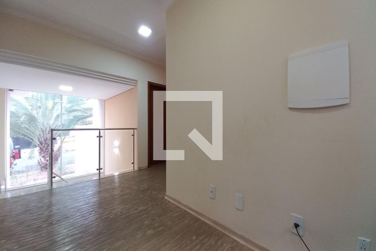 Casa à Venda - Swiss Park, 4 Quartos,  323 m2 em , Campinas - sp | SoloBR