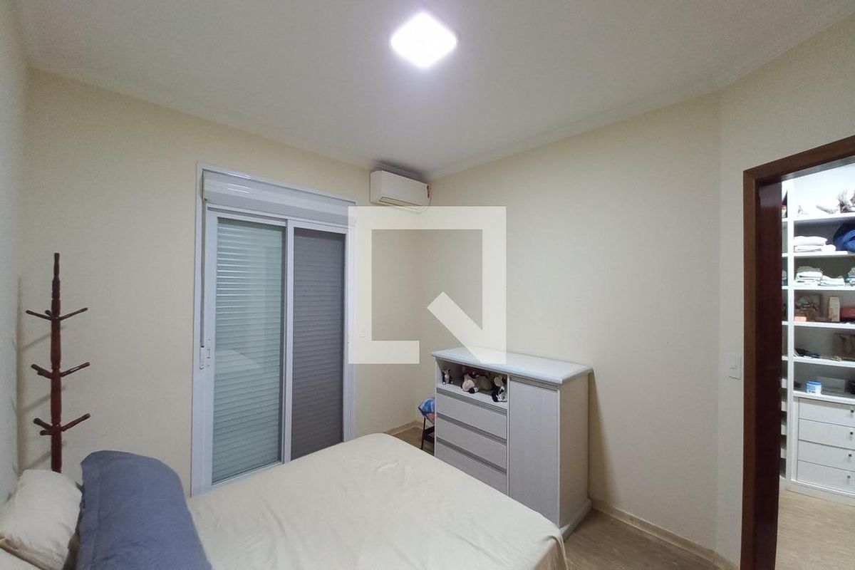 Casa à Venda - Swiss Park, 4 Quartos,  323 m2 em , Campinas - sp | SoloBR