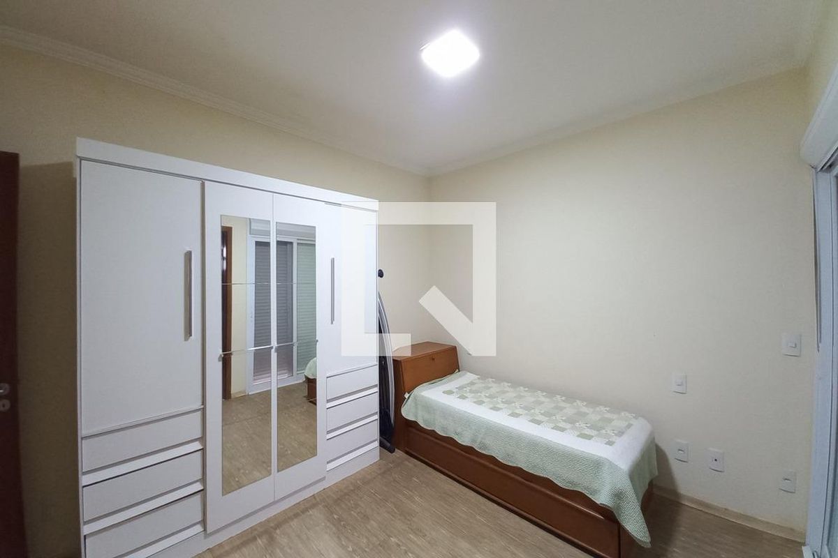 Casa à Venda - Swiss Park, 4 Quartos,  323 m2 em , Campinas - sp | SoloBR