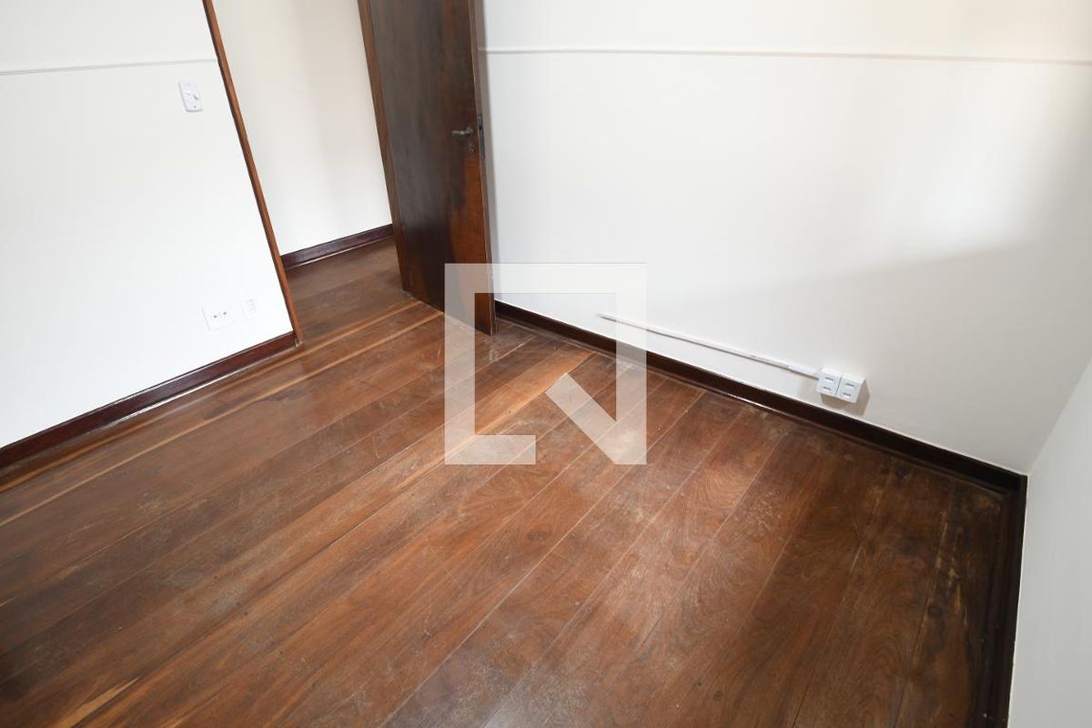 Casa à Venda - Barão Geraldo - Centro, 4 Quartos,  270 m2 em , Campinas - sp | SoloBR