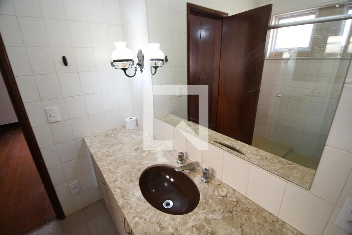 Casa à Venda - Barão Geraldo - Centro, 4 Quartos,  270 m2 em , Campinas - sp | SoloBR