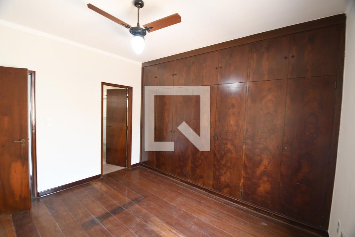 Casa à Venda - Barão Geraldo - Centro, 4 Quartos,  270 m2 em , Campinas - sp | SoloBR