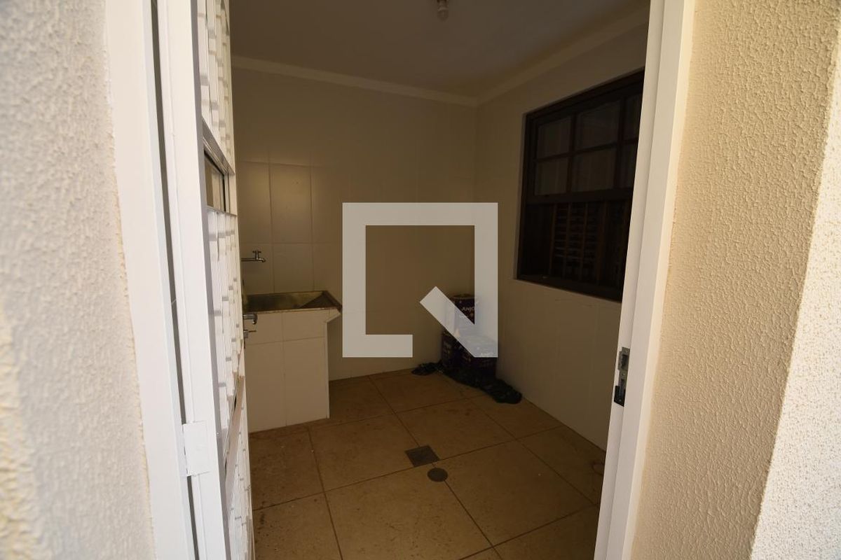 Casa à Venda - Barão Geraldo - Centro, 4 Quartos,  270 m2 em , Campinas - sp | SoloBR