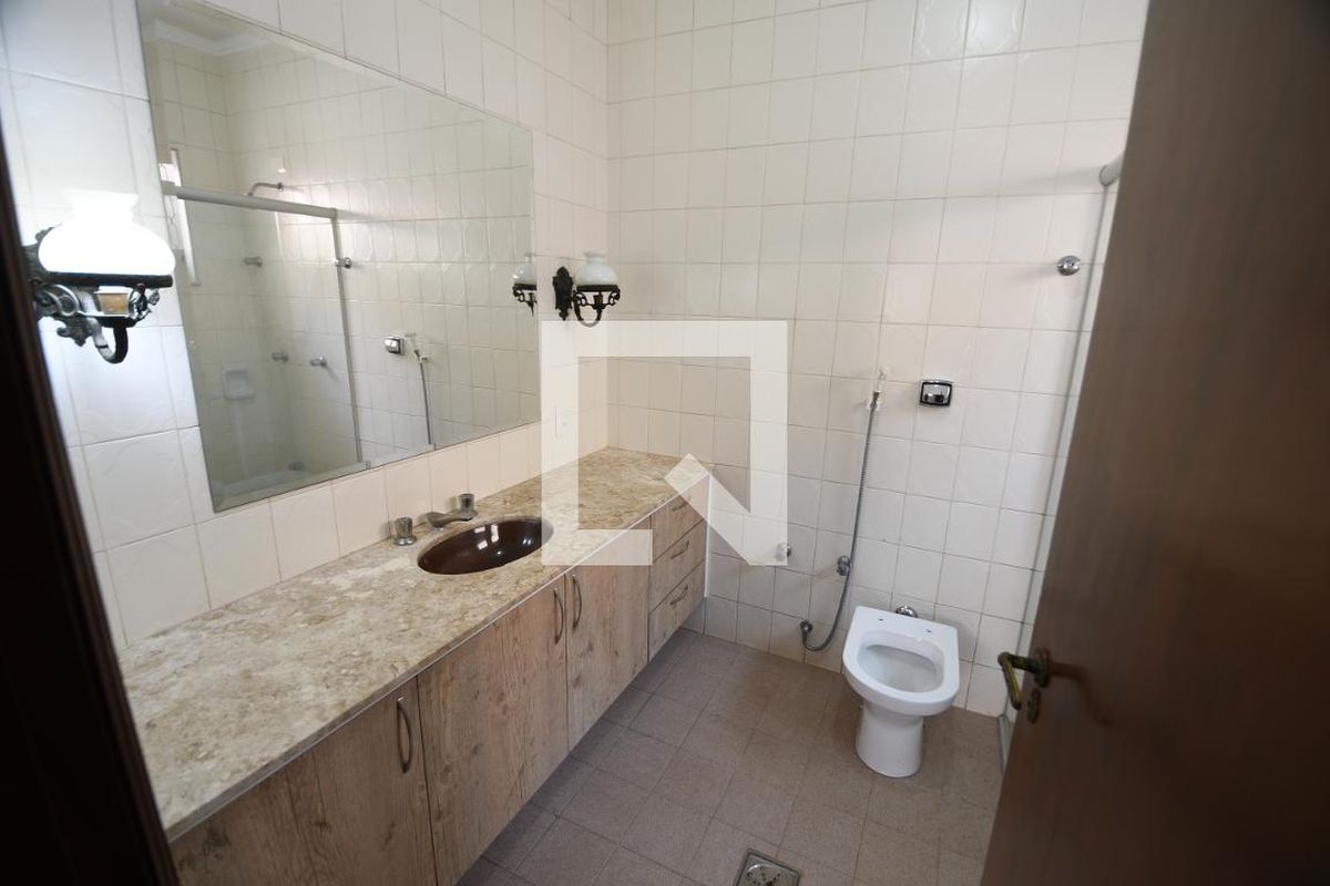 Casa à Venda - Barão Geraldo - Centro, 4 Quartos,  270 m2 em , Campinas - sp | SoloBR