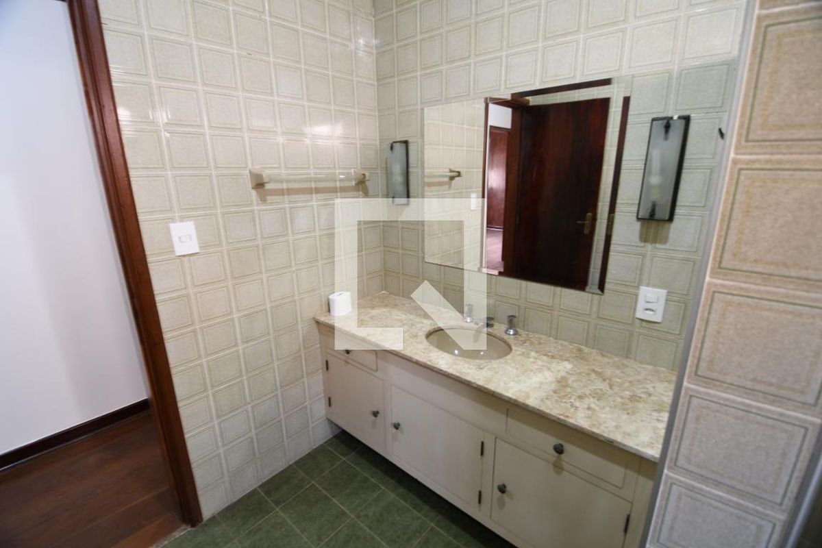 Casa à Venda - Barão Geraldo - Centro, 4 Quartos,  270 m2 em , Campinas - sp | SoloBR