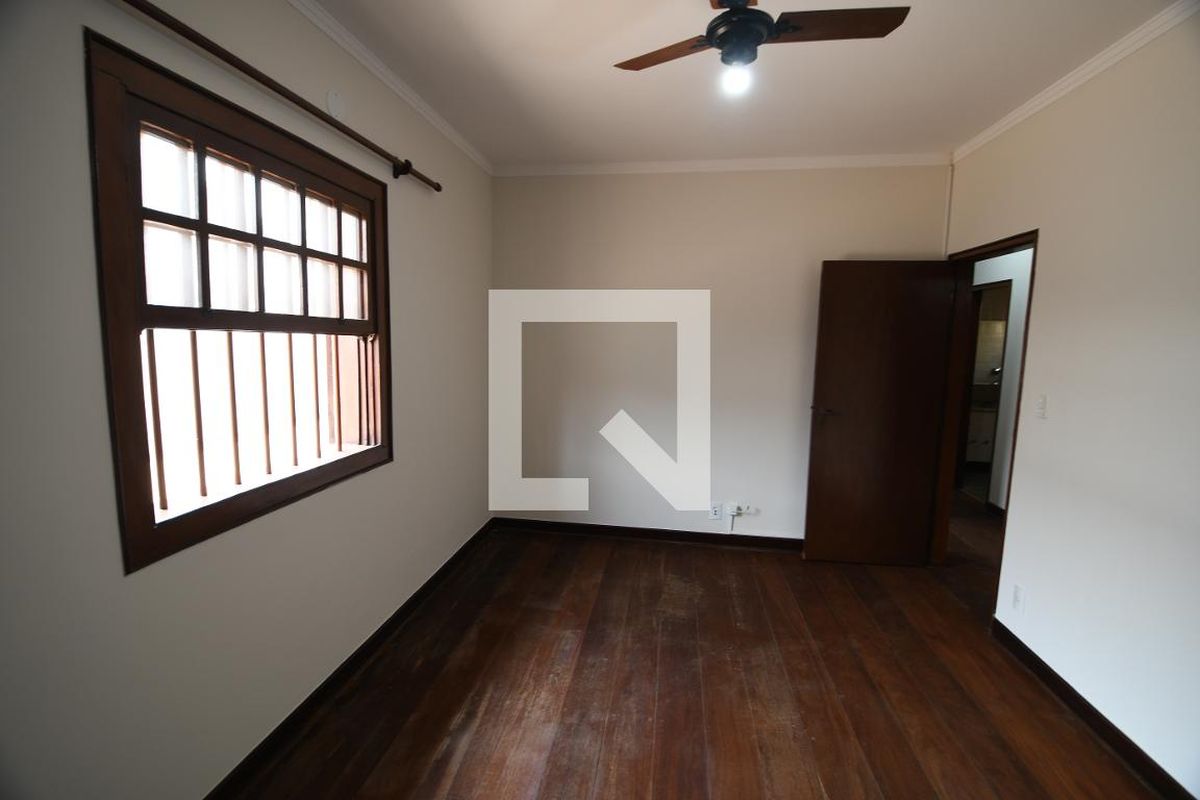 Casa à Venda - Barão Geraldo - Centro, 4 Quartos,  270 m2 em , Campinas - sp | SoloBR