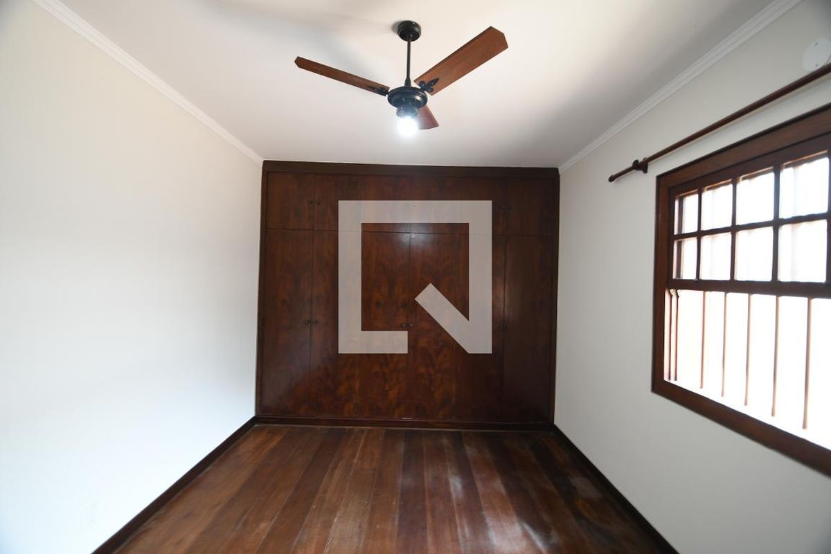 Casa à Venda - Barão Geraldo - Centro, 4 Quartos,  270 m2 em , Campinas - sp | SoloBR