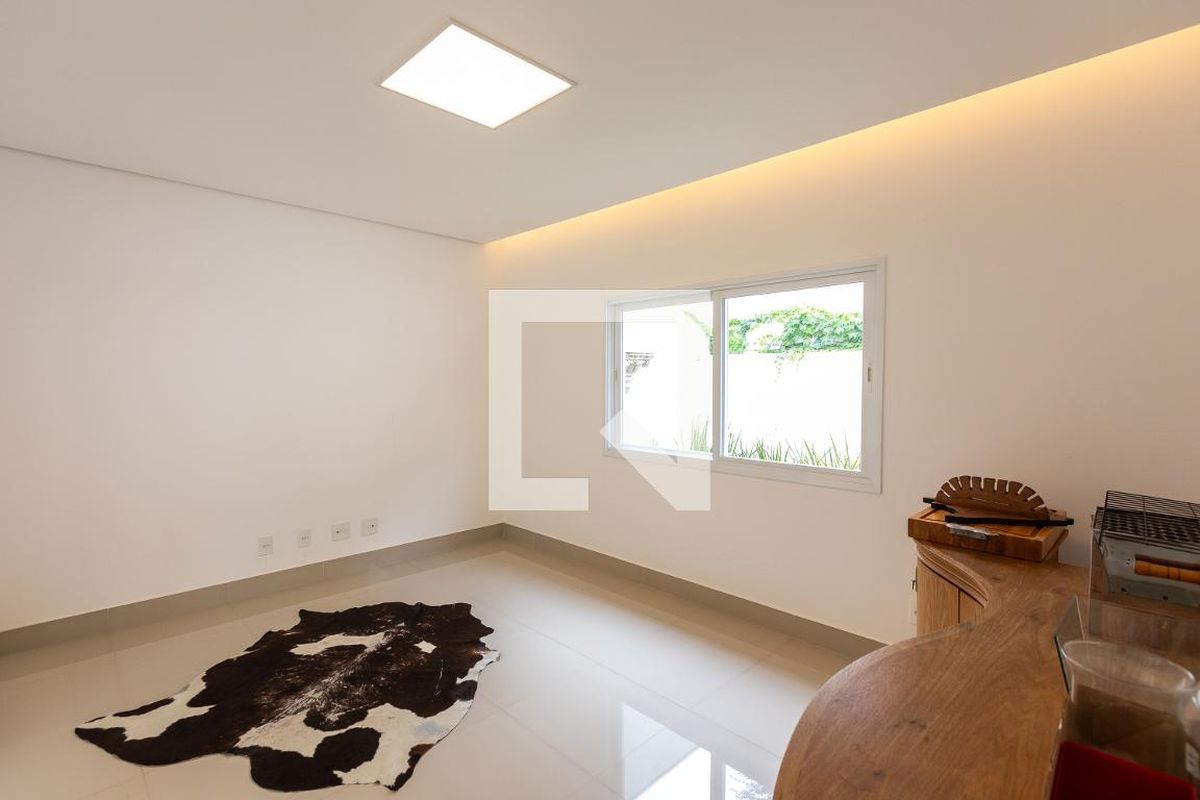 Casa à Venda - Lot. Alphaville Campinas, 5 Quartos,  482 m2 em , Campinas - sp | SoloBR