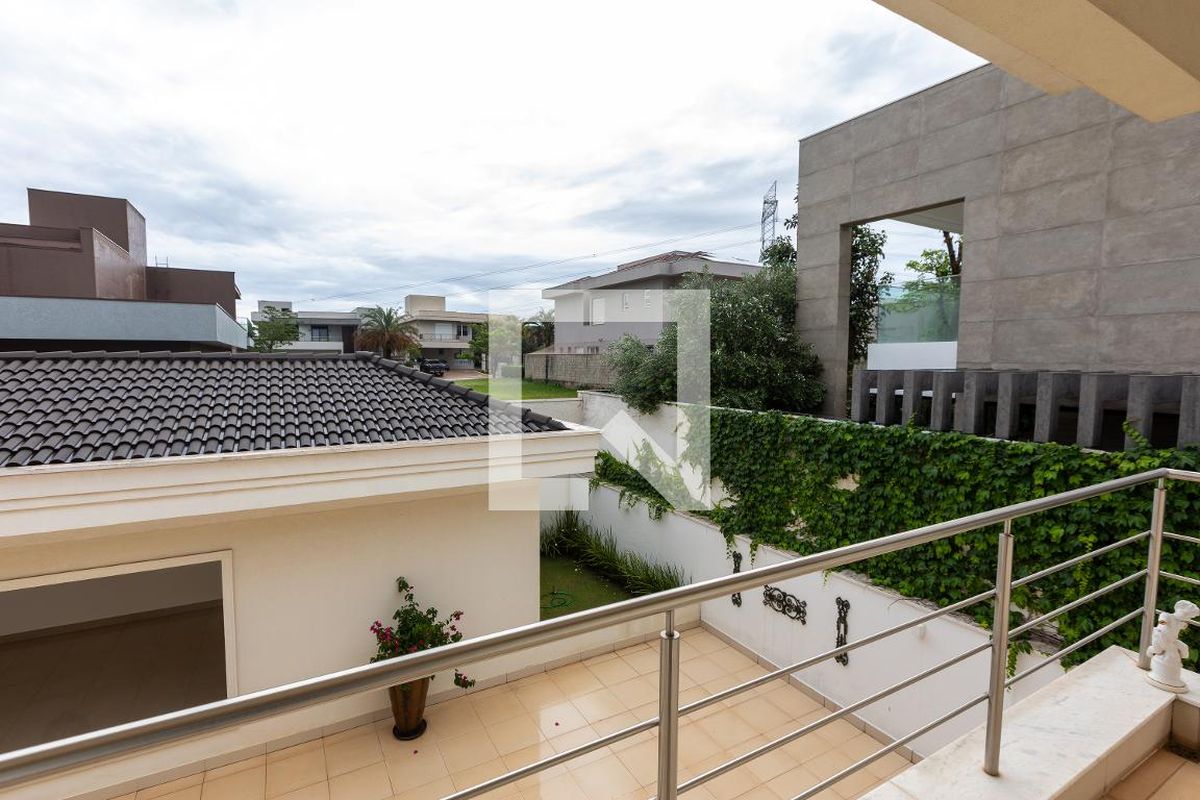 Casa à Venda - Lot. Alphaville Campinas, 5 Quartos,  482 m2 em , Campinas - sp | SoloBR