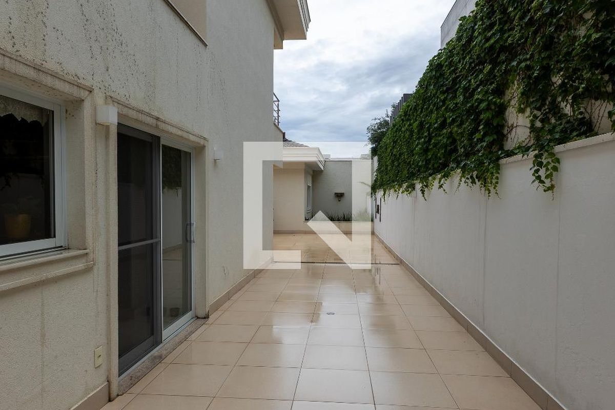 Casa à Venda - Lot. Alphaville Campinas, 5 Quartos,  482 m2 em , Campinas - sp | SoloBR
