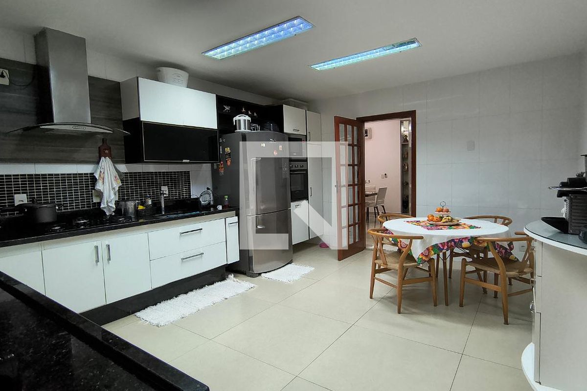 Casa, 4 quartos, 260 m² - Foto 108