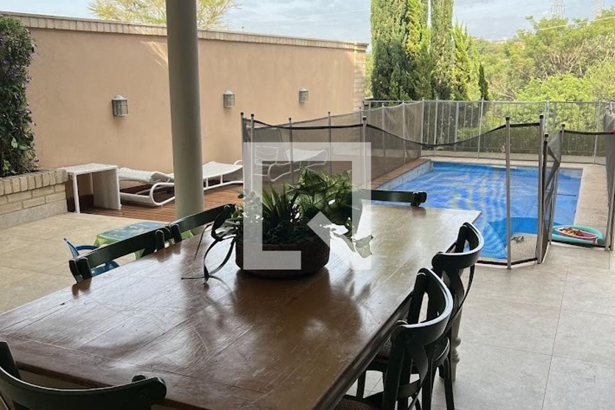 Casa à Venda - Res. Parque dos Alecrins, 4 Quartos,  370 m2 em , Campinas - sp | SoloBR