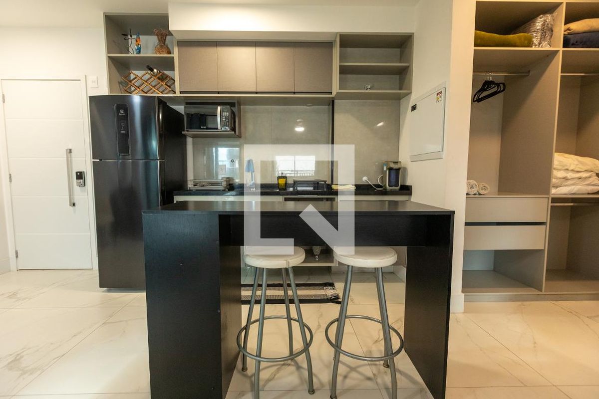 Apartamento à Venda - Bosque, 1 Quarto,  47 m2 em , Campinas - sp | SoloBR
