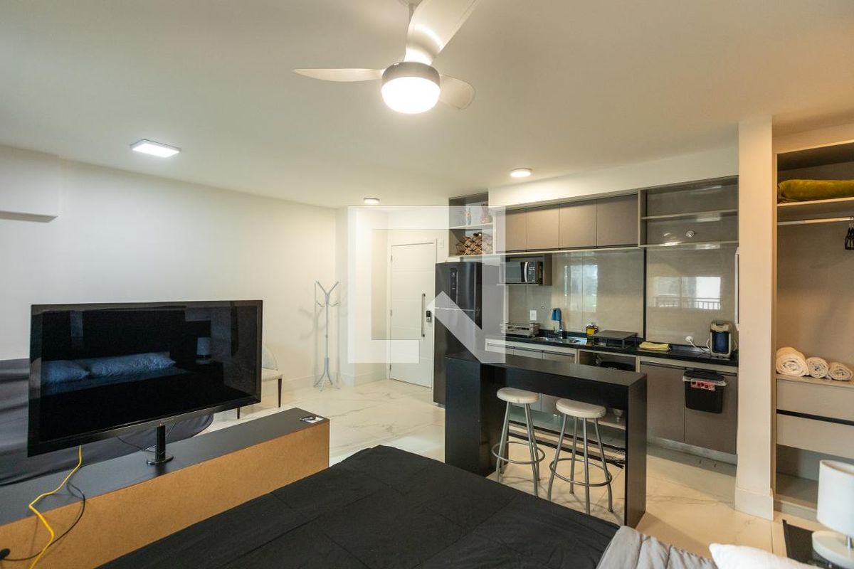 Apartamento à Venda - Bosque, 1 Quarto,  47 m2 em , Campinas - sp | SoloBR