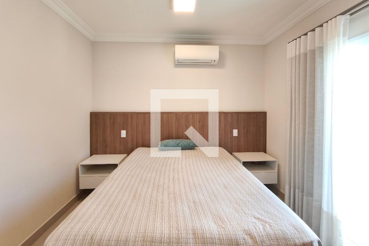 Casa à Venda - Swiss Park, 4 Quartos,  268 m2 em , Campinas - sp | SoloBR