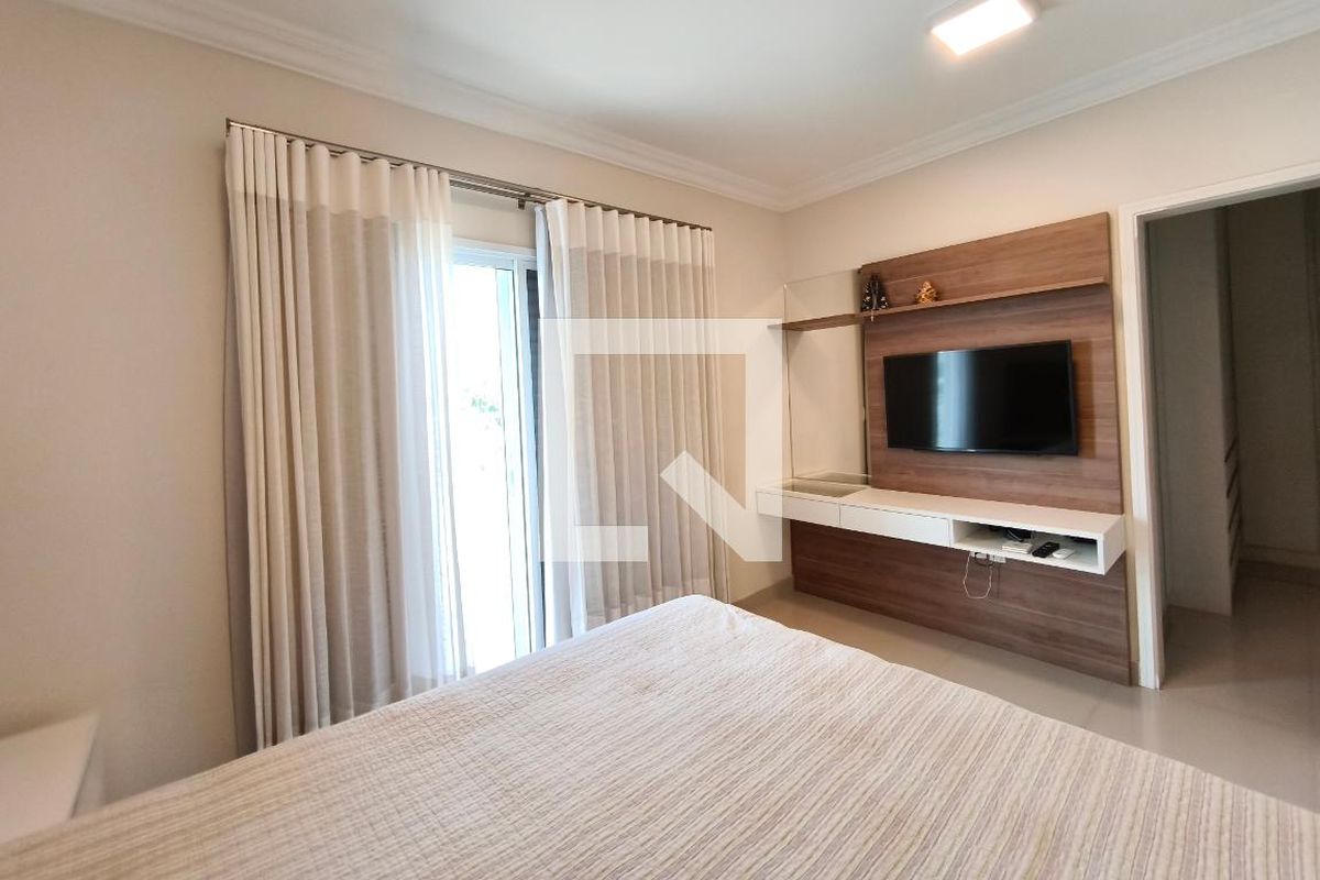 Casa à Venda - Swiss Park, 4 Quartos,  268 m2 em , Campinas - sp | SoloBR