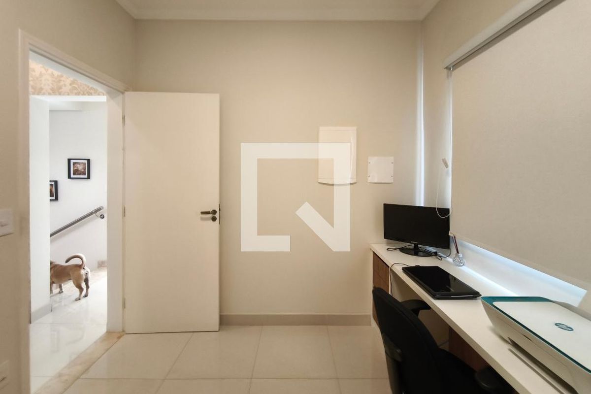 Casa à Venda - Swiss Park, 4 Quartos,  268 m2 em , Campinas - sp | SoloBR
