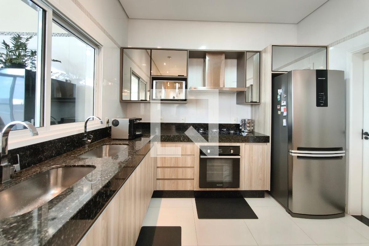 Casa à Venda - Swiss Park, 4 Quartos,  268 m2 em , Campinas - sp | SoloBR